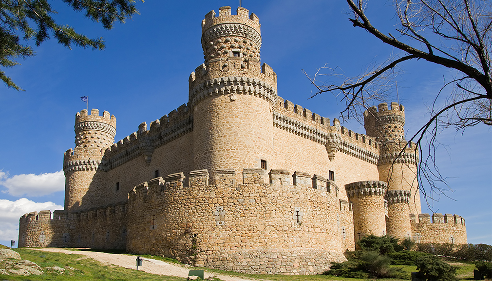HALLOWEEN WEEKEND IS COMING UP: HERE ARE SOME OF THE MOST IMPRESSIVE CASTLES TO DISCOVER WITH YOUR DUCATO\u002DBASED MOTORHOME IN FRANCE, GERMANY AND SPAIN!