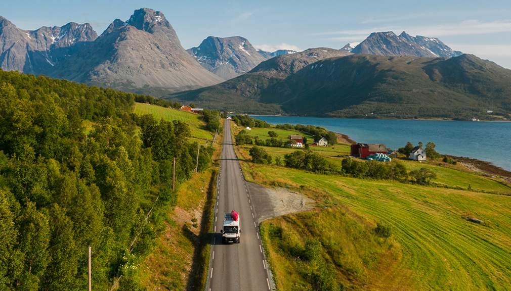 OVERCABS OR VAN\u002DSIZED? LET’S THINK ABOUT THE RIGHT VEHICLE FOR YOUR NEEDS.